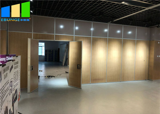 Painel de parede divisória móvel de alumínio personalizado para altura 15 M Max 600-1200 mm