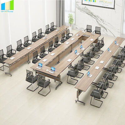Ebunge que encontra tabelas da sala do treinamento cobre tabelas de conferência empilháveis das mesas