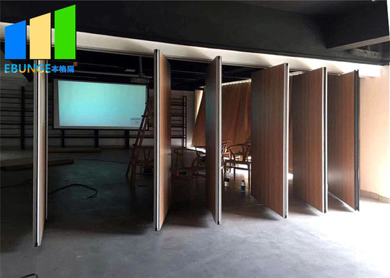 Restaurante de madeira decorativo que move paredes de separação dobráveis flexíveis