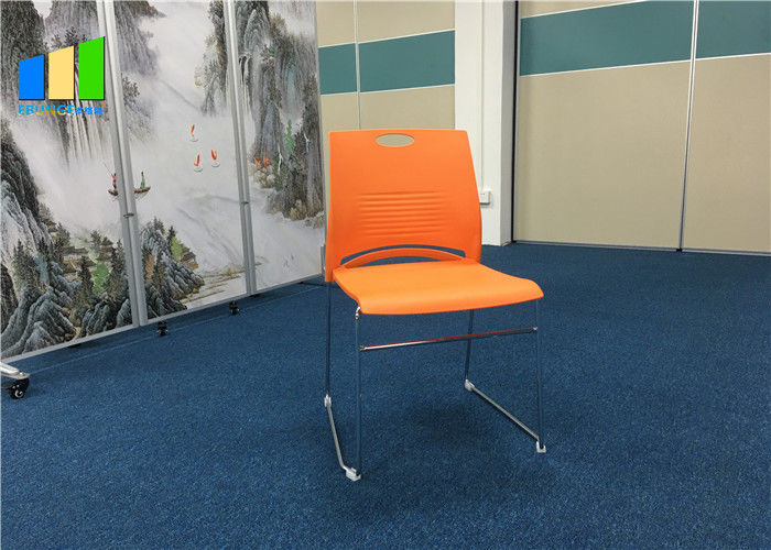 A cadeira plástica do visitante do escritório do polipropileno personalizou cadeiras de formação empilháveis